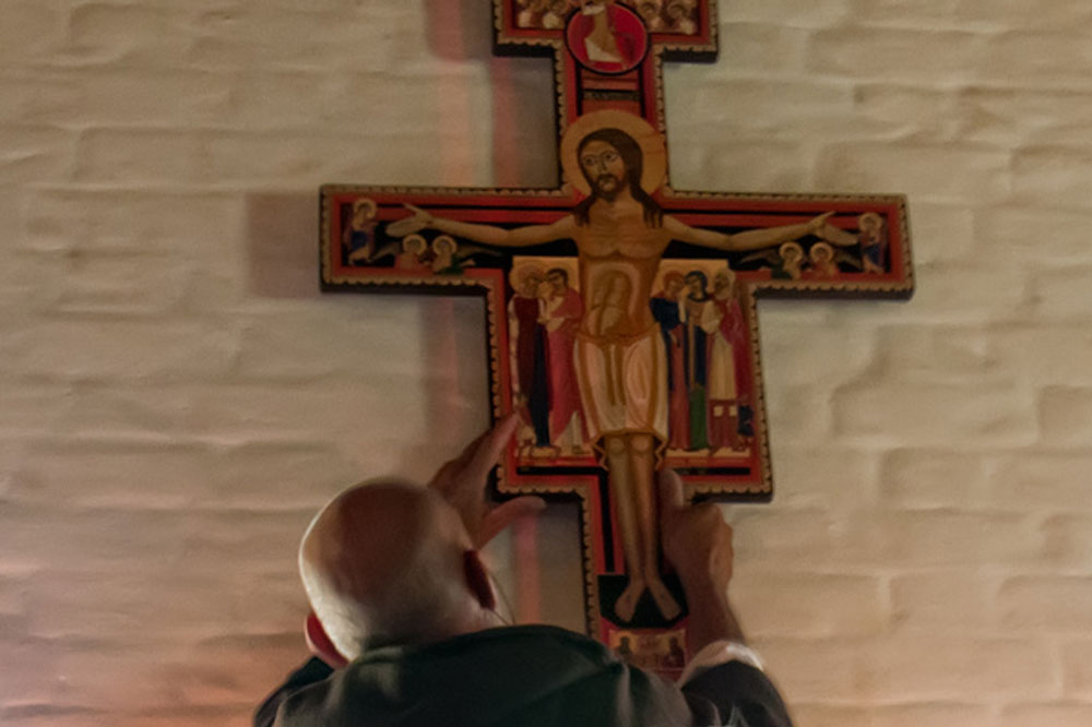 Il Crocefisso Di S. Damiano Torna Nel Luogo In Cui Parlò A Francesco