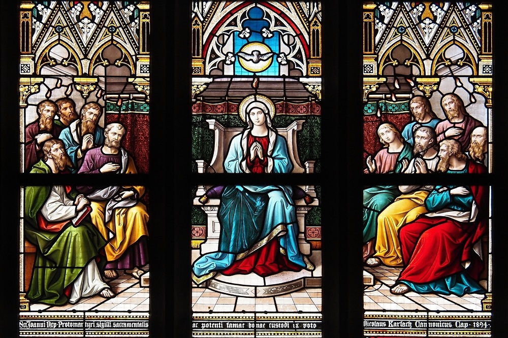 In occasione della Pentecoste prega Maria che scioglie i nodi