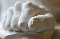 statue sacre gesso