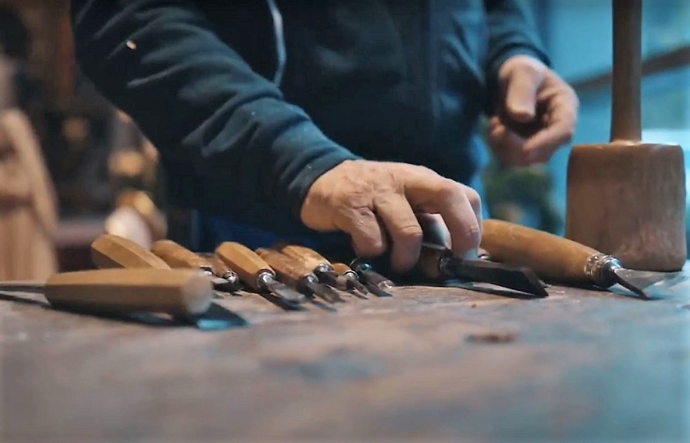 Presepe in legno: tecniche di realizzazione degli artigiani di Holyart