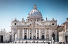 San Pietro in Vaticano: Chiesa simbolo di tutto il mondo cristiano