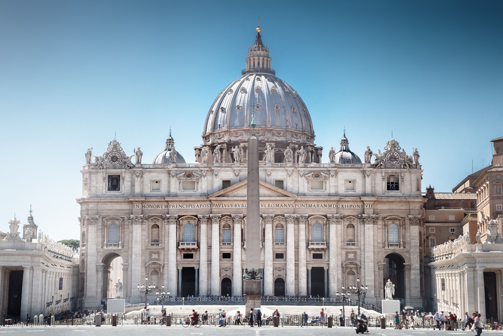 San Pietro in Vaticano: Chiesa simbolo di tutto il mondo cristiano