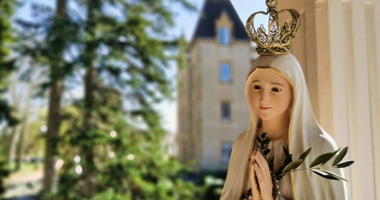 Incoronazione della Vergine: Regina dei Cieli e della Terra