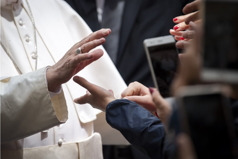 Le preghiere di Papa Francesco per il 2022: protagoniste la fratellanza e la solidarietà