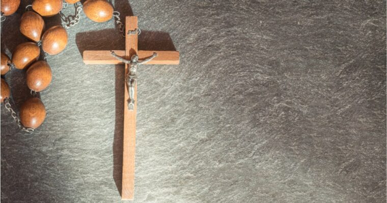 Il Rosario francescano: una preghiera piena di gioia