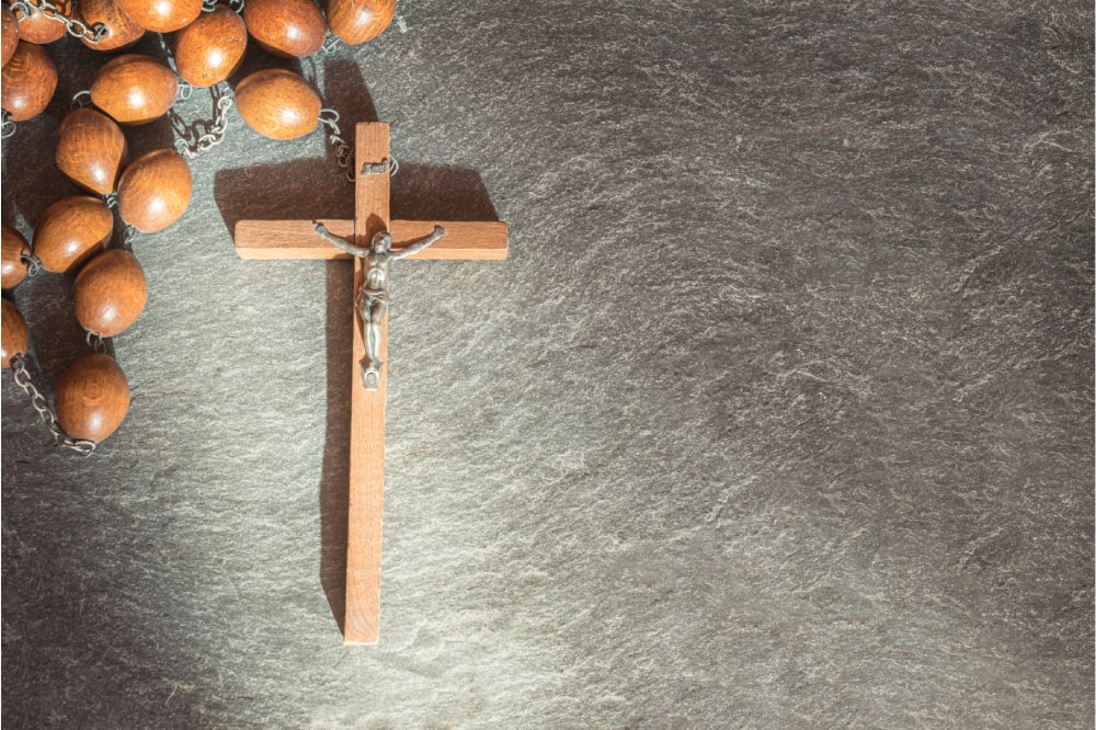 Il Rosario francescano: una preghiera piena di gioia