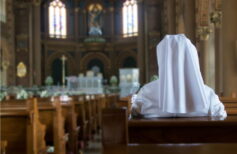 Che differenza c'è tra una suora e una monaca? Ruoli, voti e vita religiosa spiegati che differenza c’è tra una suora e una monaca