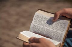 cosa dice la bibbia dei tatuaggi